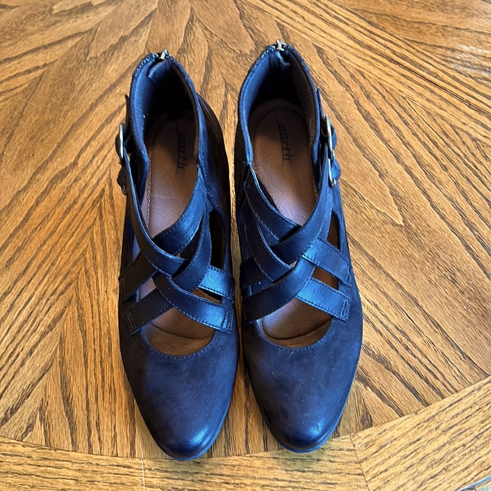 Black Earth brand Shootie